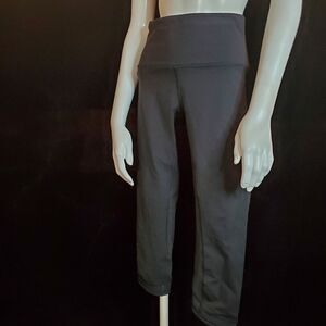 Lululemon Black Capris (6)